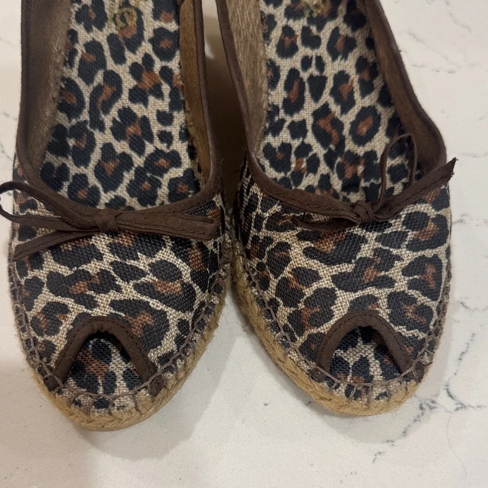 Chic Leopard Print Espadrille Wedges